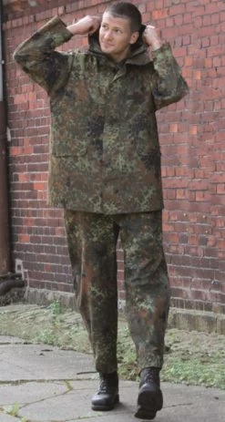 Mil-Tec MIL TEC BW JACKE NÄSSESCHUTZ 3-LAG.LAMINAT FLECKT.